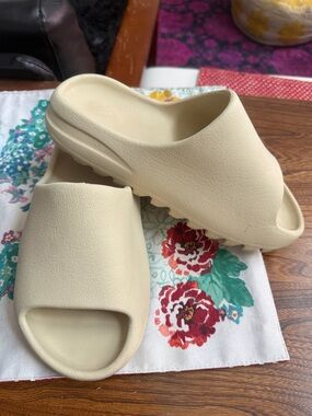 Women’s Adidas Yezzy Clog - 🦴 Bone Slides